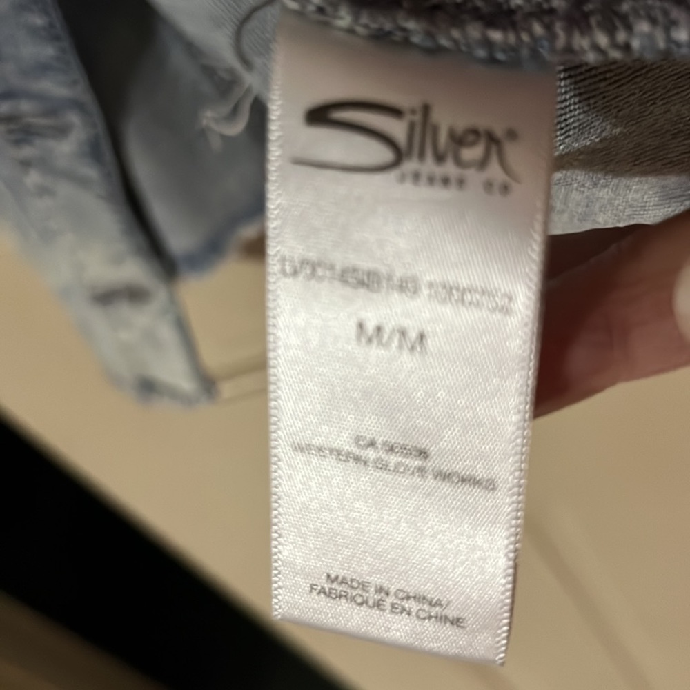 Silver Jeans Co. Vest distressed style - Picture 4 of 5